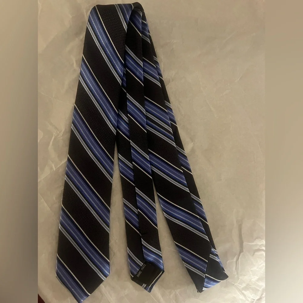 Michael Kors Classic Striped Silk Tie, Black & Blue – Formal Look